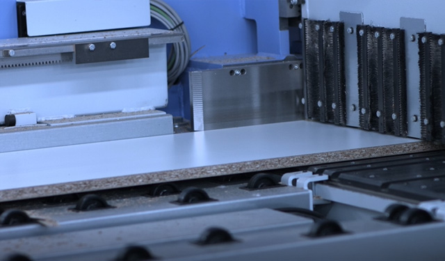 雅風(fēng)家具板式車(chē)間16